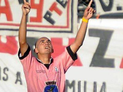 F�nix le gan� a Chacarita y sigue haciendo historia
