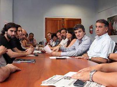 Depetri recibi� a las agrupaciones kirchneristas de Unidos y Organizados de Hurlingham