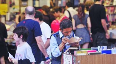 Noche de Librer�as: la gente hizo del encuentro una celebraci�n