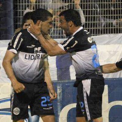 El Lobo busca despedirse del Bosque con el objetivo cumplido