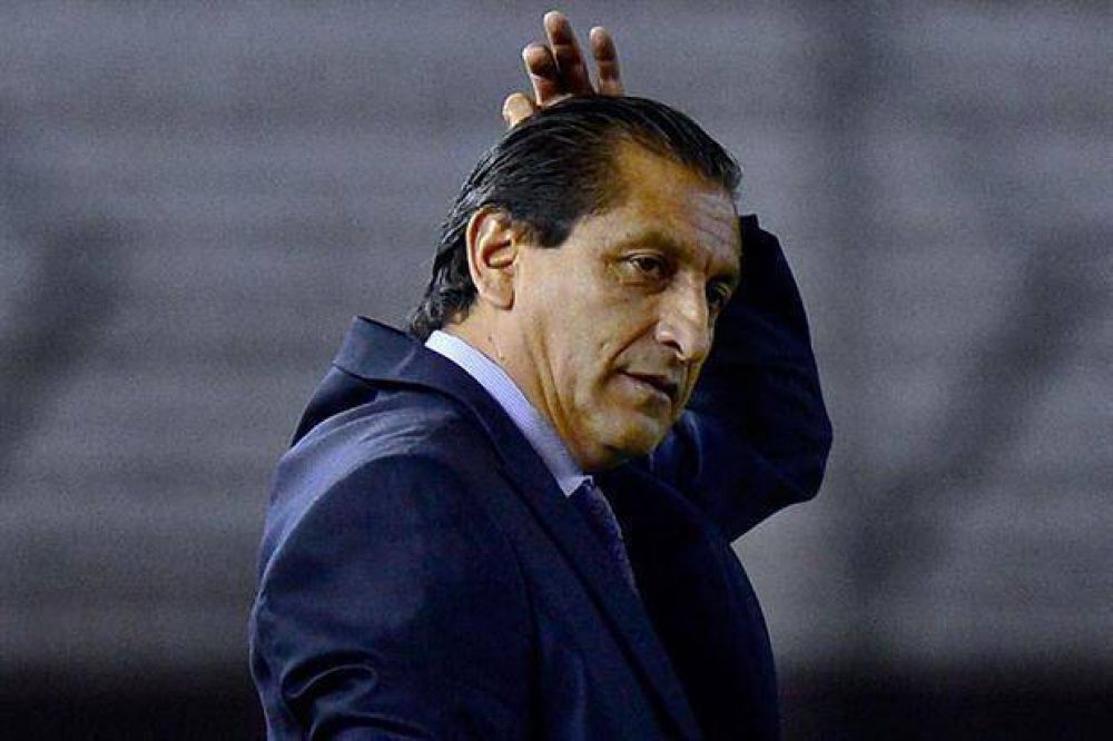En el Monumental, y ante Argentinos, River intentar� revertir su p�lido presente