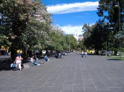 Un joven muerto a pu�aladas, el saldo de una presunta gresca entre bandas en el centro rosarino