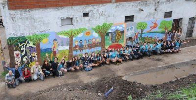 El Colegio Covadonga inaugur� nuevo mural