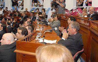 Presidente Per�n: Por unanimidad, el Concejo aprob� una suba de tasas del 15%
