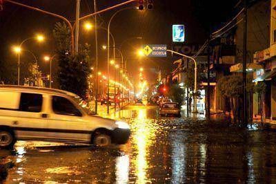La fuerte lluvia caus� anegamientos y dej� unas 25 personas evacuadas
