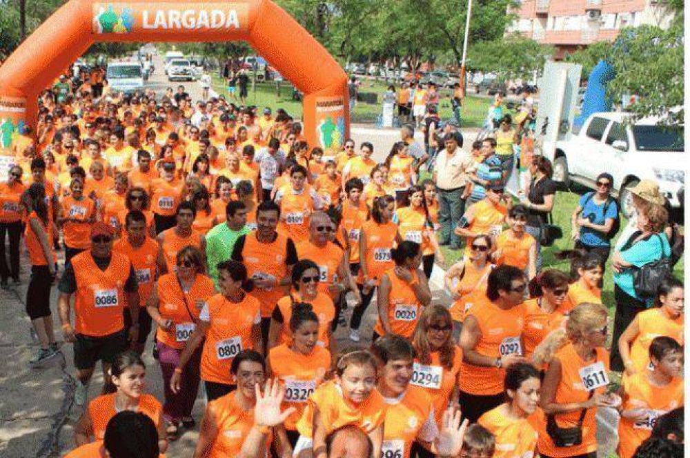 A�da y una gran cantidad de participantes en la jornada aer�bica