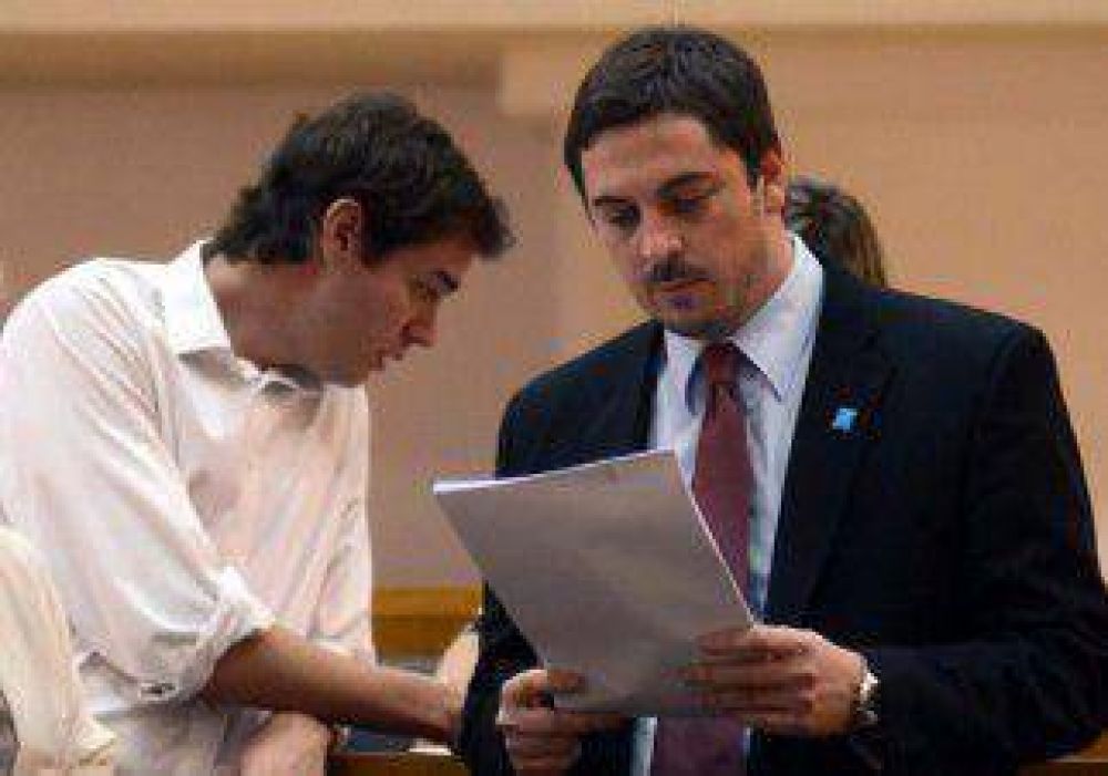 Quiroga busca alinear a su tropa en medio de fuertes acusaciones 