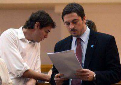 Quiroga busca alinear a su tropa en medio de fuertes acusaciones 