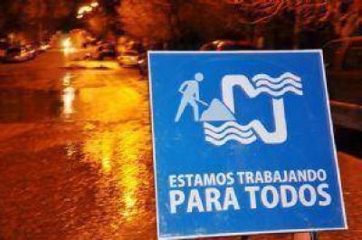 Reparan acueducto roto en Cutral Co