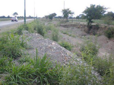 Peligra la ruta 24 a causa de la falta de desag��es
