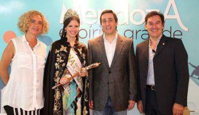 La Casa de Mendoza recibi� miles de visitantes en la Noche de las Provincias