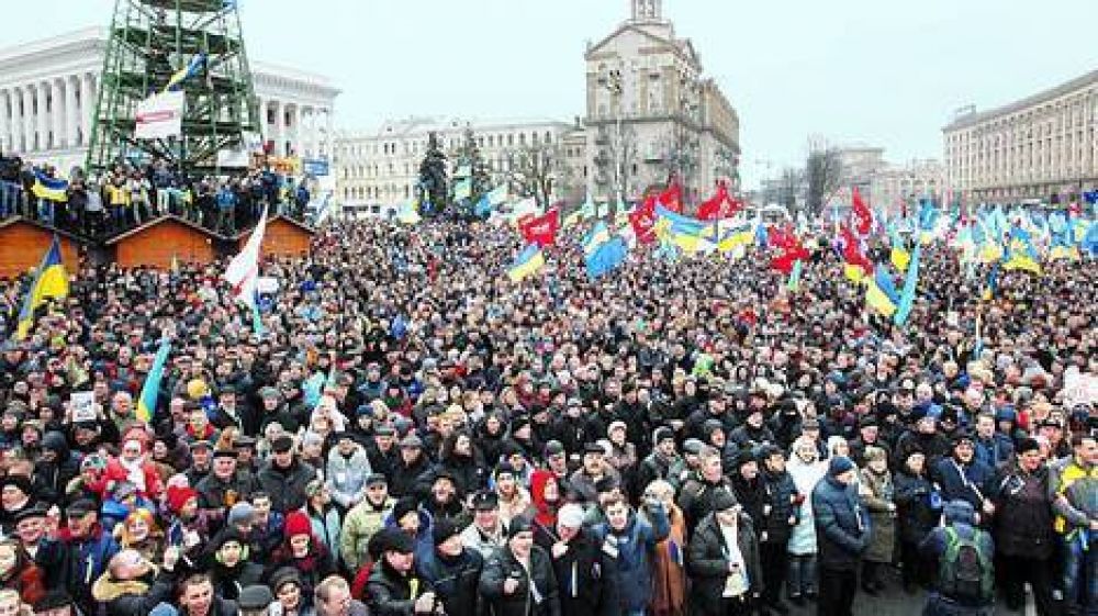 Ucrania: crece la protesta opositora y toman la sede de gobierno de Kiev