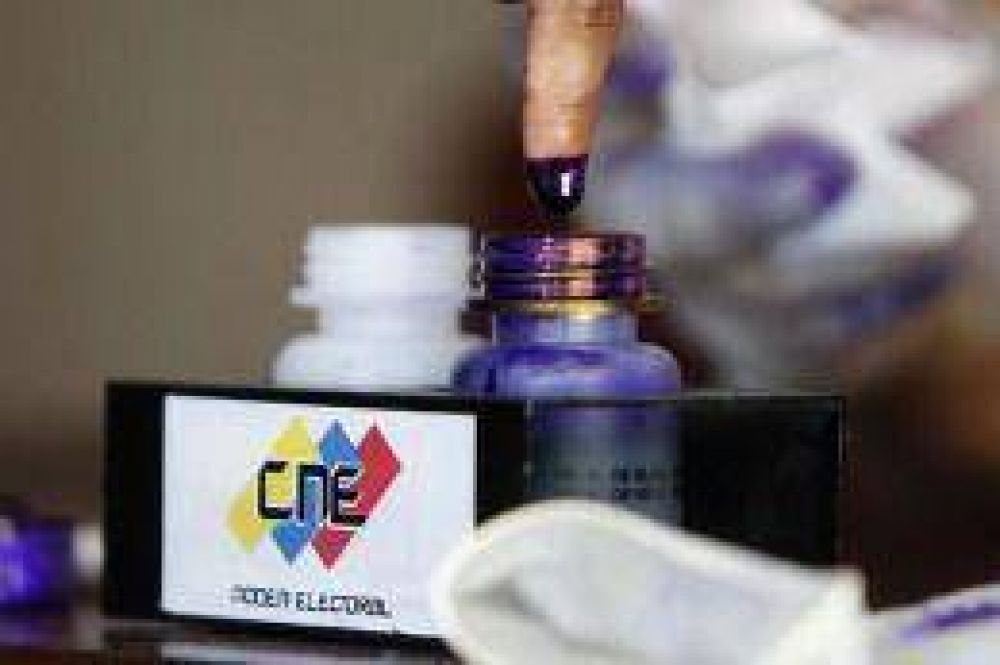 Se multiplican las promesas y las cr�ticas con vistas a los comicios del domingo pr�ximo en Venezuela