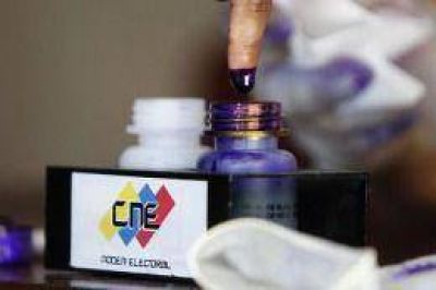 Se multiplican las promesas y las cr�ticas con vistas a los comicios del domingo pr�ximo en Venezuela