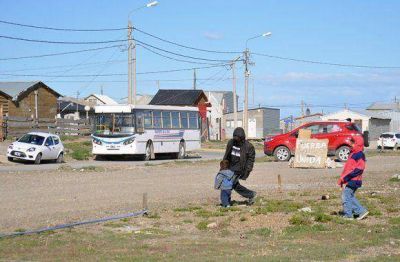 Medio centenar de familias tomaron un predio bald�o en la Margen Sur