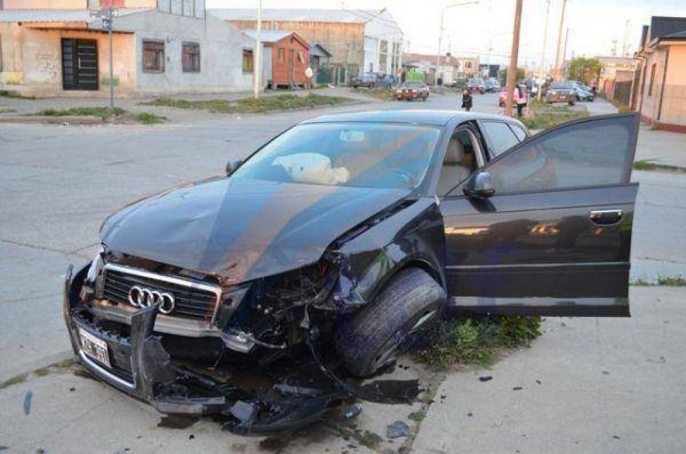 Violento choque dej� tres heridos leves