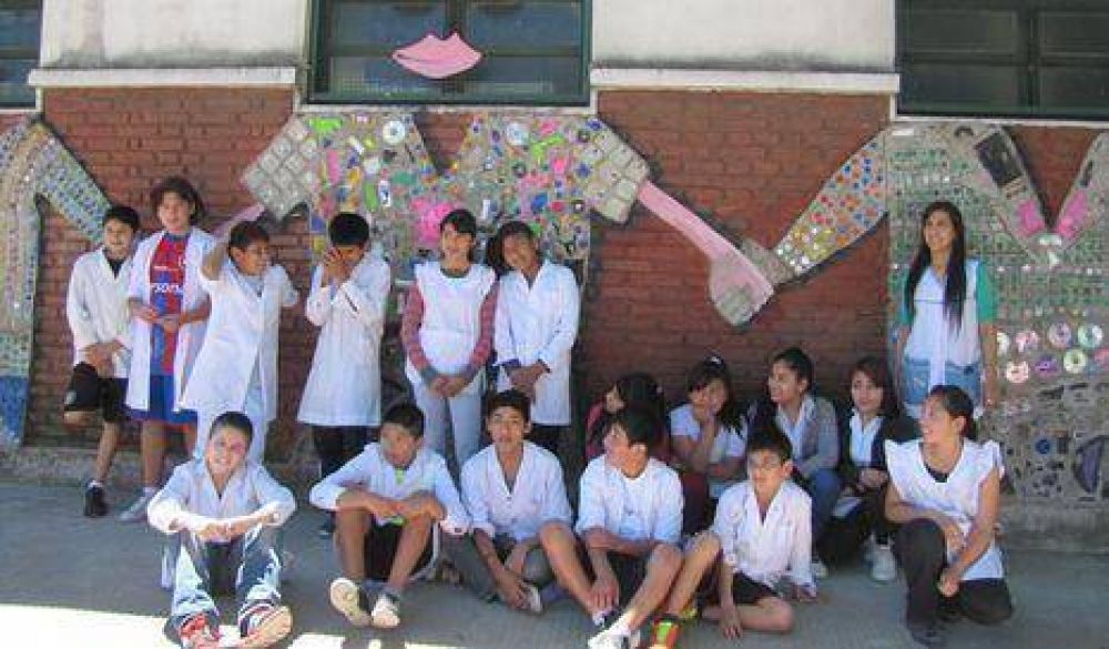 Inauguraron murales ecol�gicos en escuelas porte�as