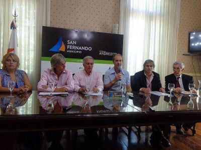 San Fernando dio una conferencia relacionada a la toma de viviendas