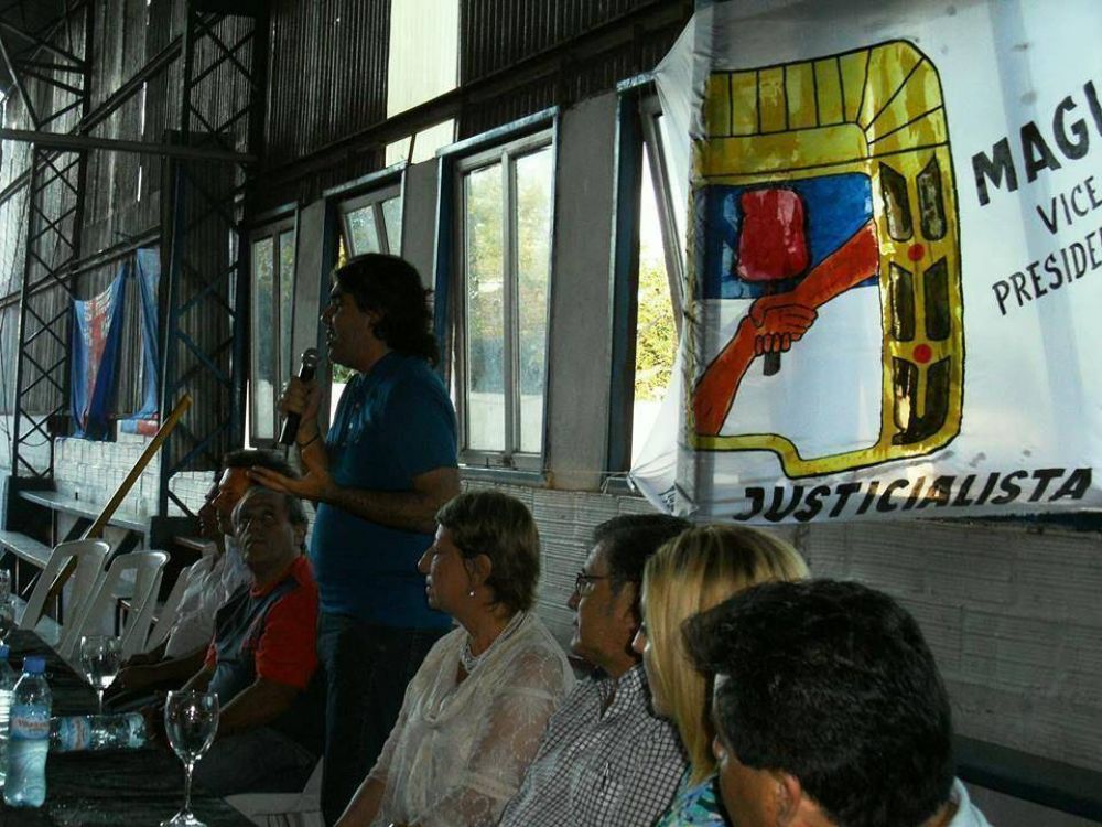 Acto de los candidatos del PJ en Jos� Le�n Su�rez