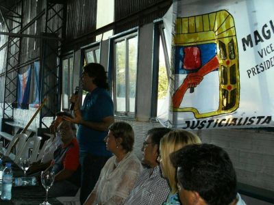 Acto de los candidatos del PJ en Jos� Le�n Su�rez