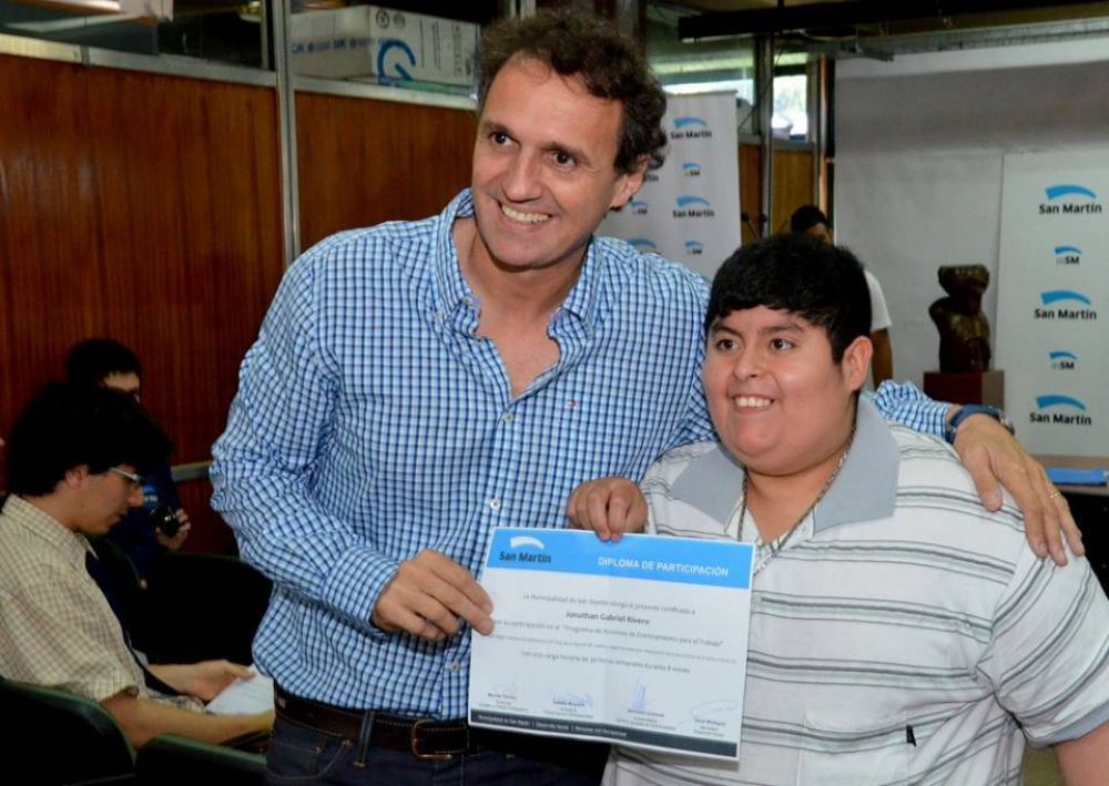 En el marco del plan de inclusi�n, el Municipio entreg� certificados a 20 personas con discapacidad