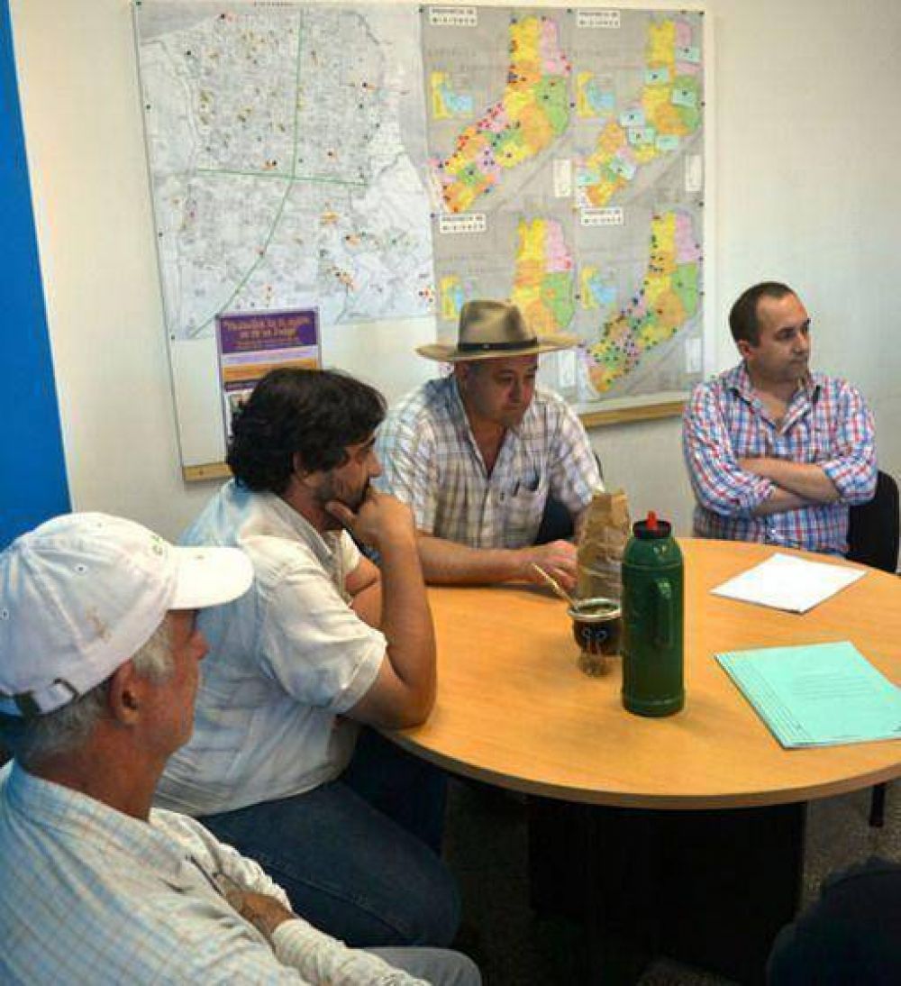 Firmaron convenio para fortalecimiento de Cooperativas Yerbateras de la Agricultura Familiar