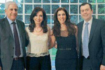 Cristina recibi� a Claudia Zamora y repasaron las obras en ejecuci�n en la provincia