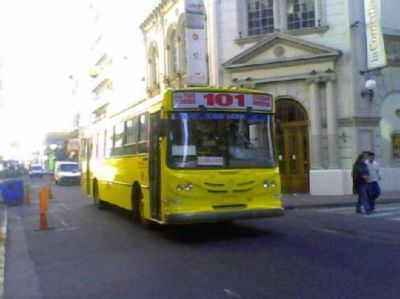 Un ni�o de 11 a�os tuvo que recibir atenci�n m�dica en un colectivo por haber consumido drogas