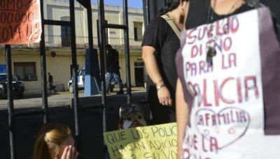 Cr�tica de un testigo polic�a contra el exministro Paredes