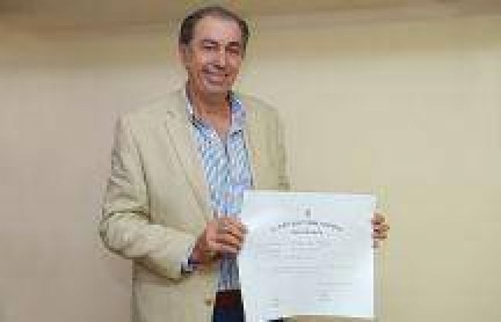 El electo Rodolfo Urtubey recibi� el diploma de Senador de la Junta Electoral Nacional