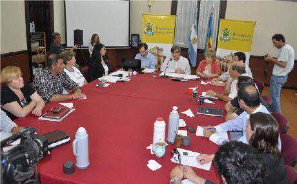 No habr� m�s sumas no remunerativas para empleados municipales de Rivadavia