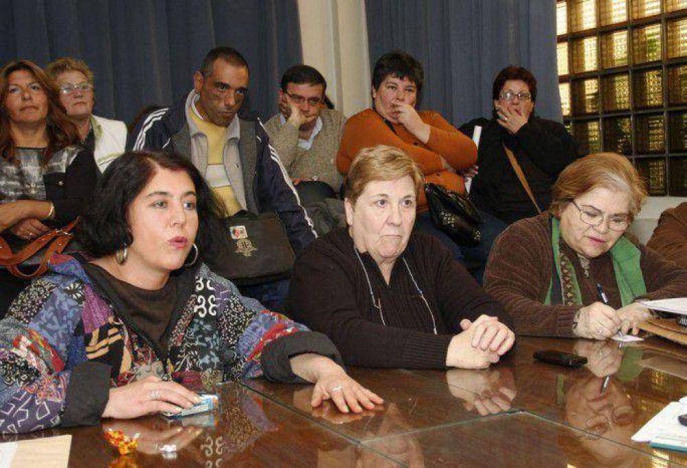 ATE cuestion� a P�rez por proyectar un Presupuesto con "80% de facultades delegadas al Ejecutivo"