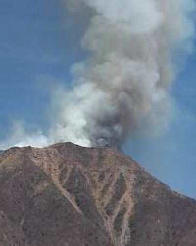 El fuego sigue devorando miles de hect�reas en el Cerro de la Cruz