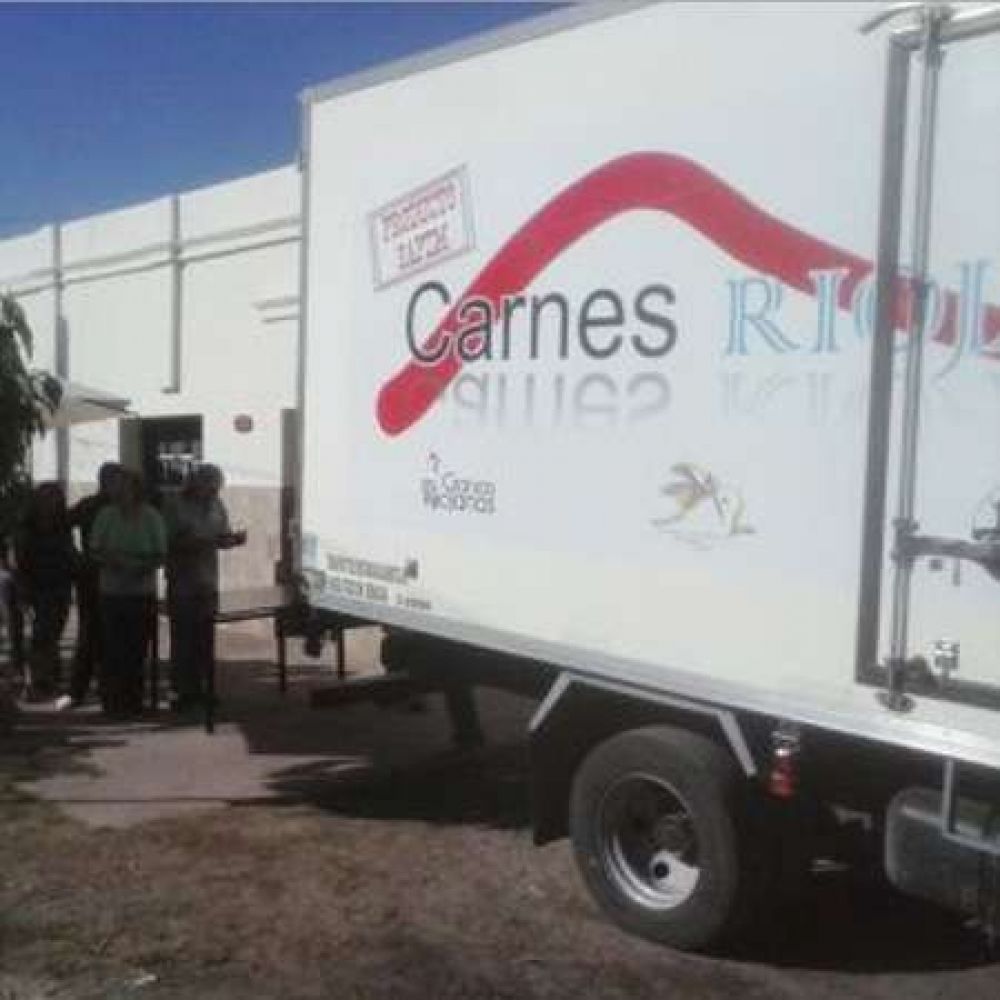 Carnes Riojanas llega al interior provincial