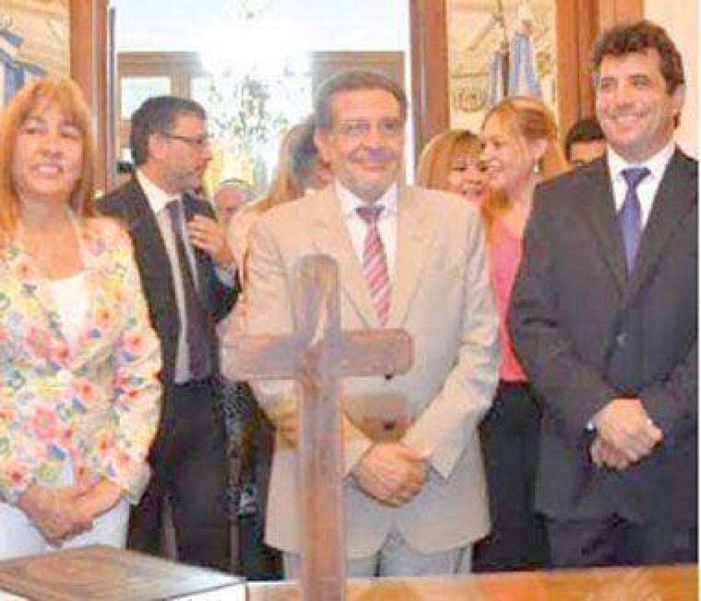 Beder Herrera tom� juramento a Del Moral y a �Techi� N��ez
