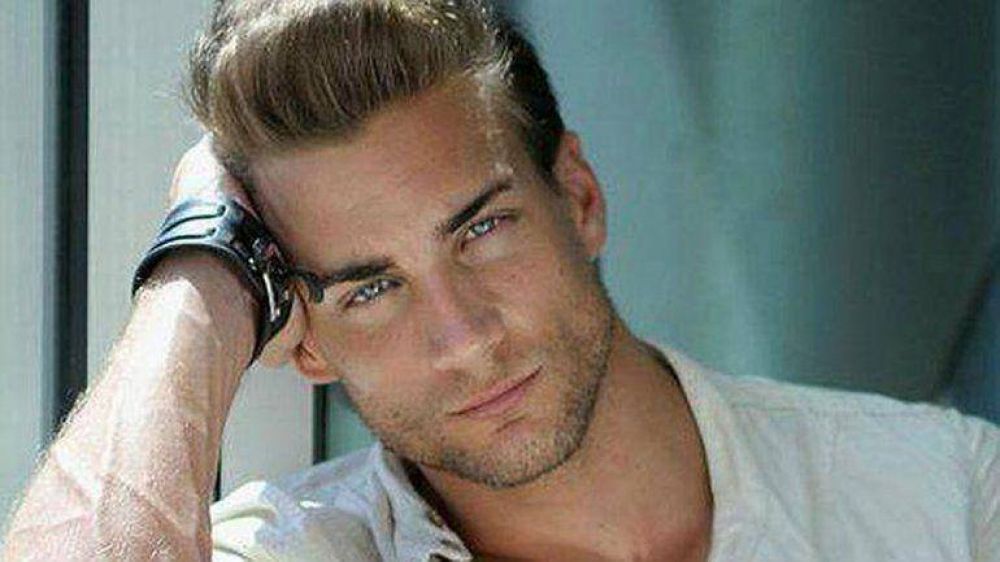 El bello ginec�logo por el que las mujeres hacen fila en Chile