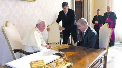 El Papa aval� el proceso de paz y viajar� a Oriente Medio