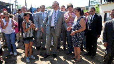 Alperovich: "La provincia llegar� a fin de a�o sin haber pedido cr�ditos"