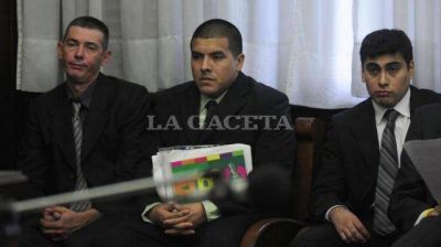 Condenaron a los tres polic�as acusados de matar a Marcos Ybarra
