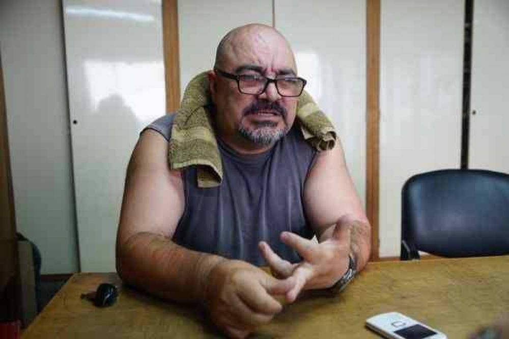 "MUJICA TIENE QUE ENTENDER QUE LA MUNICIPALIDAD NO ES UNA OBRA DE TEATRO COMO LAS QUE EST� ACOSTUMBRADO A HACER"