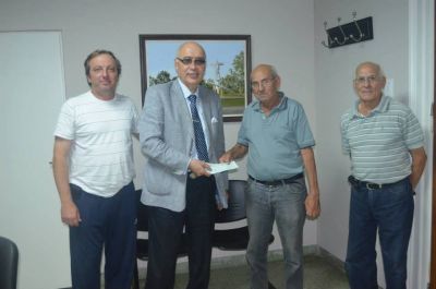 Gorosito entreg� $20.000 a la Asociaci�n de Tejo de Saladillo