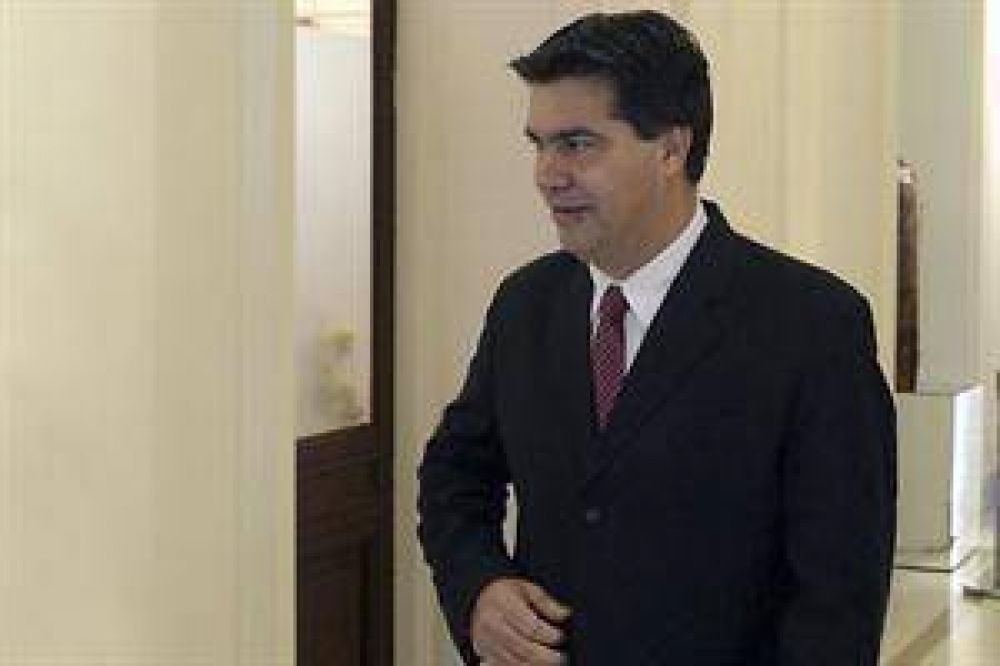 Jorge Capitanich justific� el aumento del recargo: "Tenemos que ser cuidadosos en la administraci�n de las reservas"