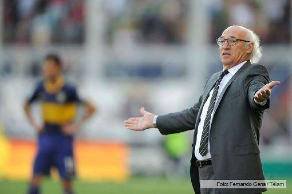 El vice de Boca mostr� su apoyo a Bianchi y dijo que es "irreemplazable"