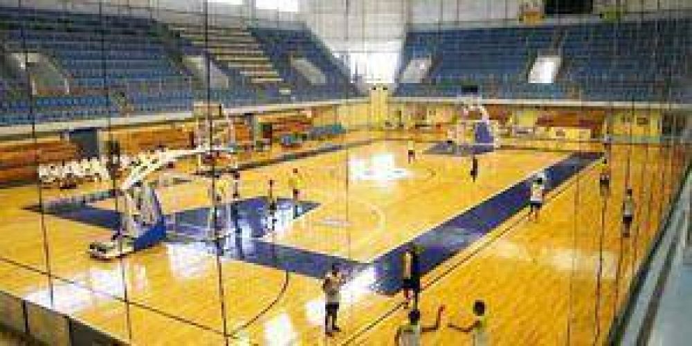 Un Polideportivo vac�o de est�mulo para los deportistas formose�os