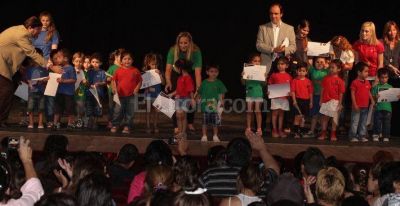 Egresaron los primeros ni�os y ni�as de los Jardines Municipales