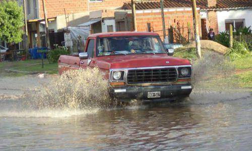 Tras el intenso calor, un temporal provoc� destrozos y afect� servicios