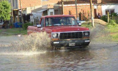 Tras el intenso calor, un temporal provoc� destrozos y afect� servicios