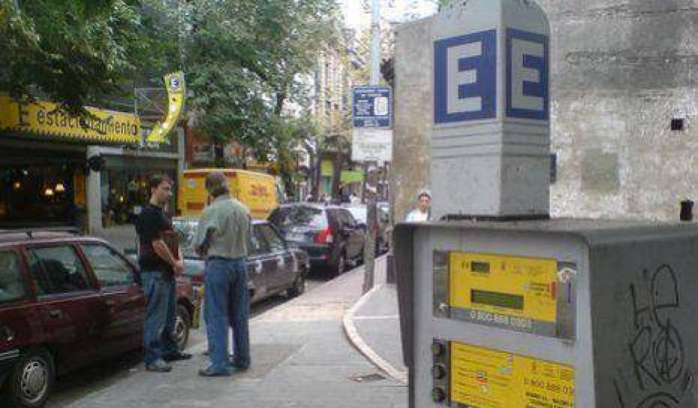 Ciudad: Firman petitorio contra estacionamiento medido