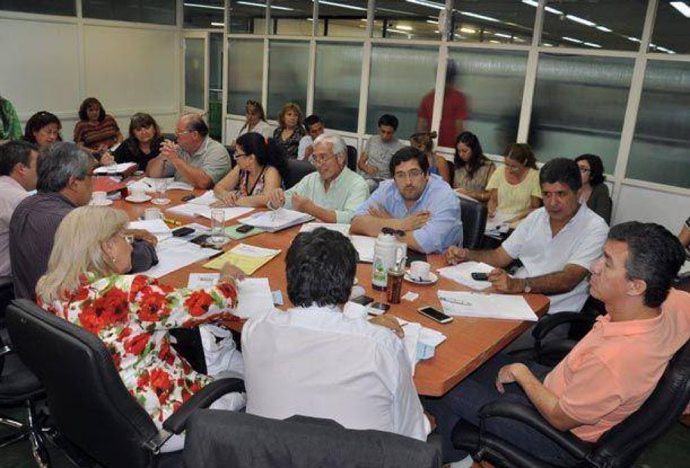 Producci�n local de medicamentos, la expropiaci�n del Cecual y la creaci�n de Consorcios Ganaderos