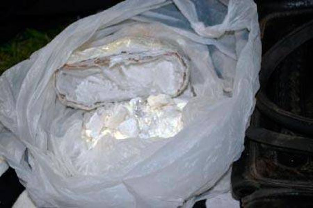 Incautaron casi medio kilo de coca�na en Villa Libertad